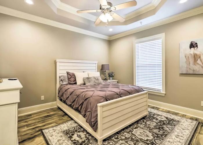 Diamondhead Condo - Marina, Pool Access & Golfing!