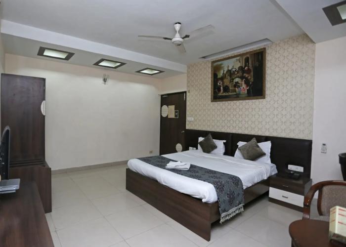 Hotel Rushabh Home