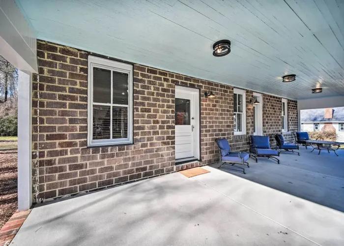 Radiant Gloucester House w/ Private Porch!