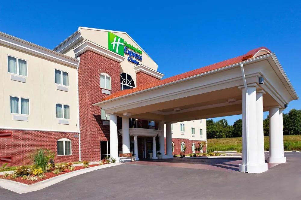 HOLIDAY INN EXPRESS & SUITES MALVERN