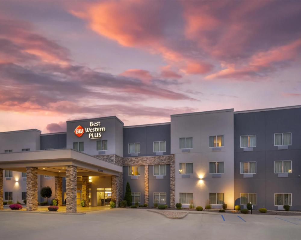 Best Western Plus Parkside Inn & Suites
