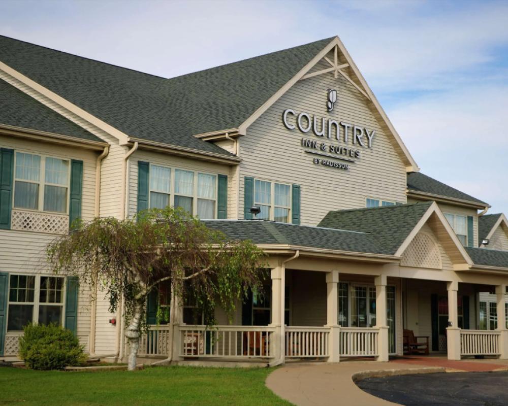 Country Inn & Suites by Radisson, Stockton, IL