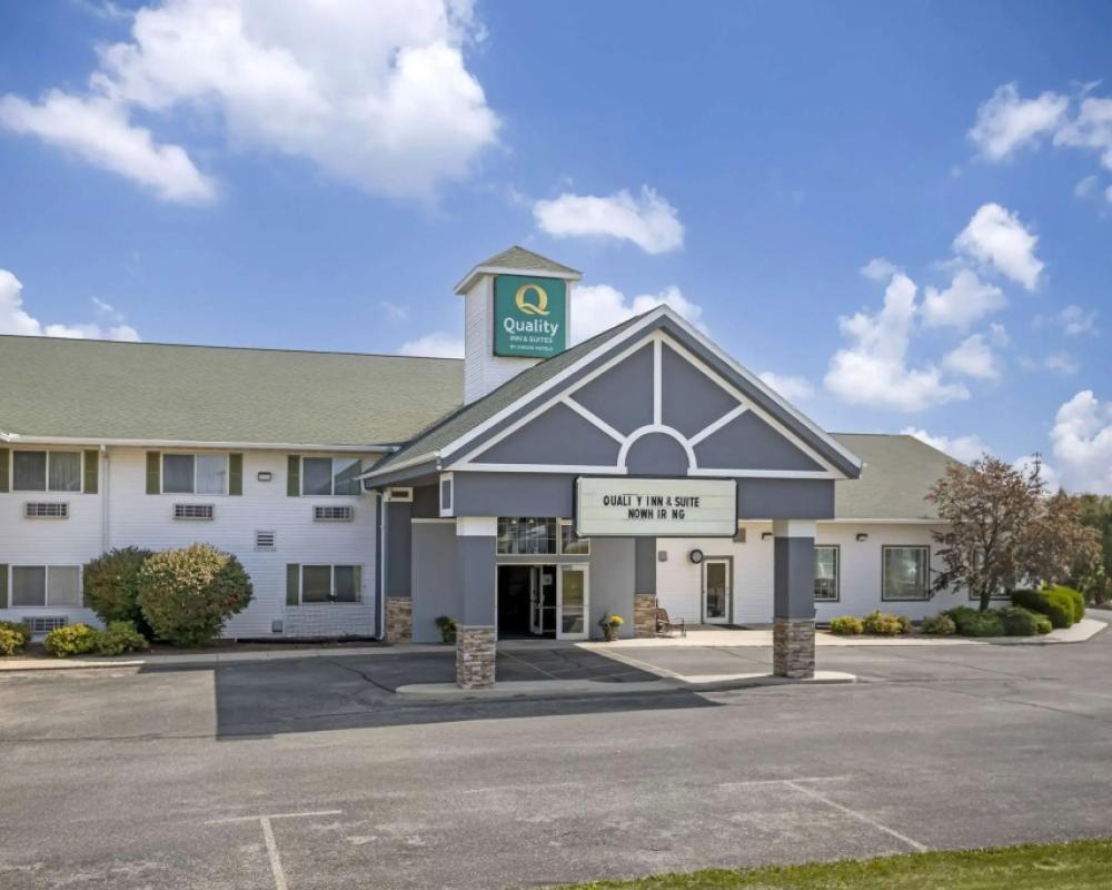 Quality Inn & Suites Stoughton - Madison South