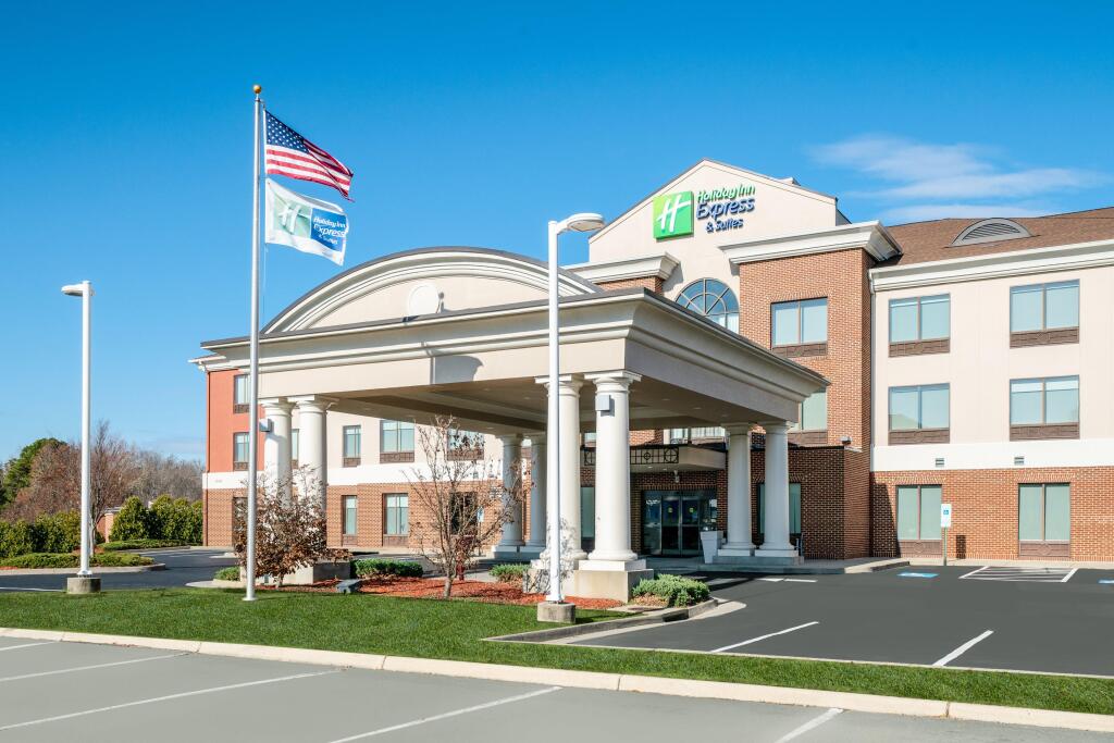 Holiday Inn Express Hotel & Suites Tappahannock by IHG