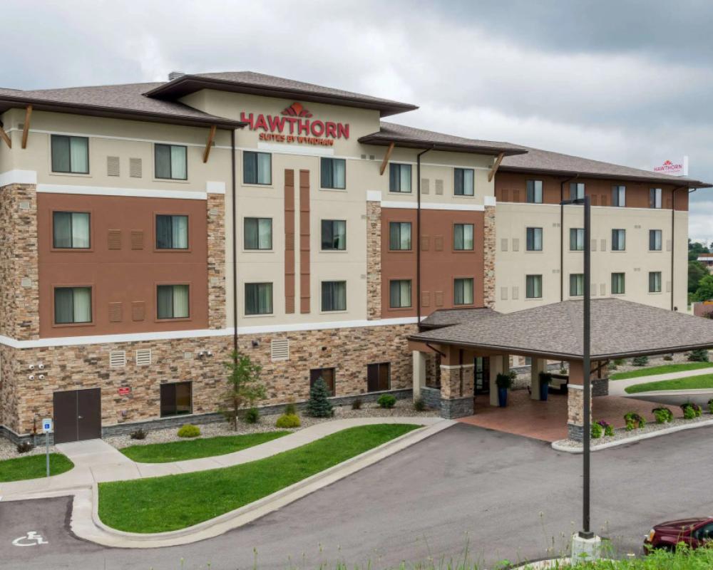 Hawthorn Suites by Wyndham Wheeling at the Highlands