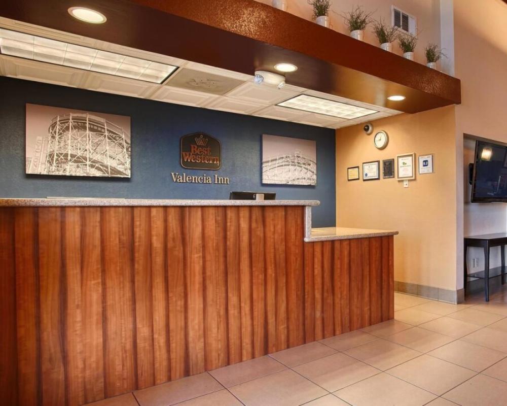 Best Western Valencia Inn
