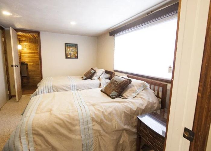 Cobblestone Manor B&B