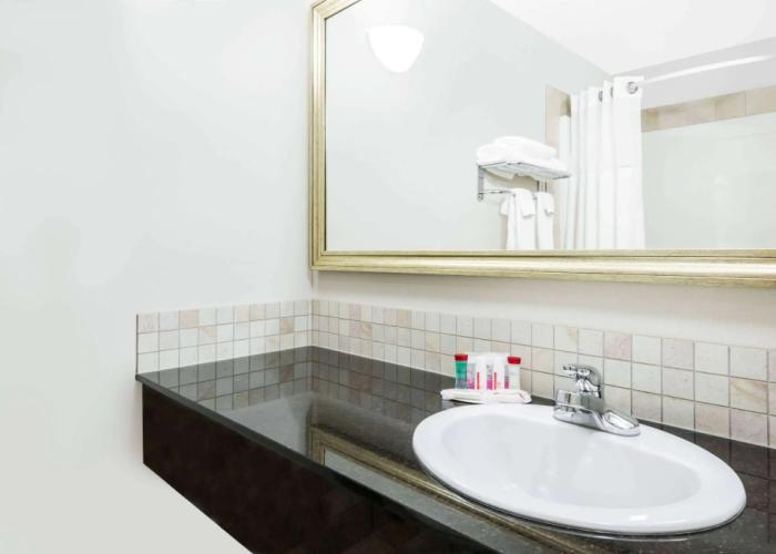 Ramada by Wyndham Olds