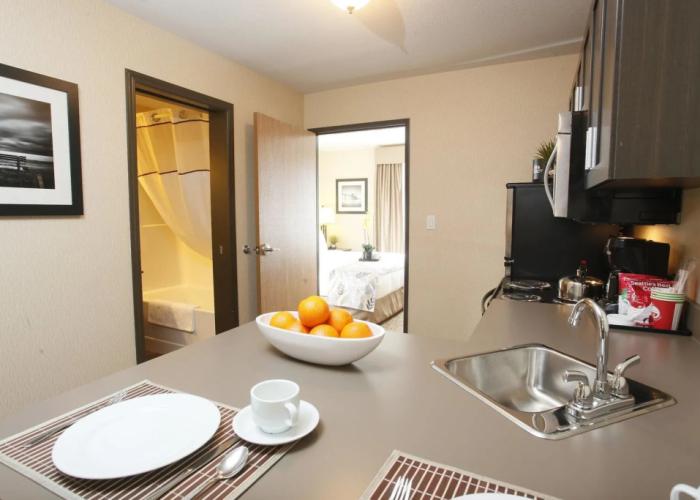 Pomeroy Inn & Suites at Olds