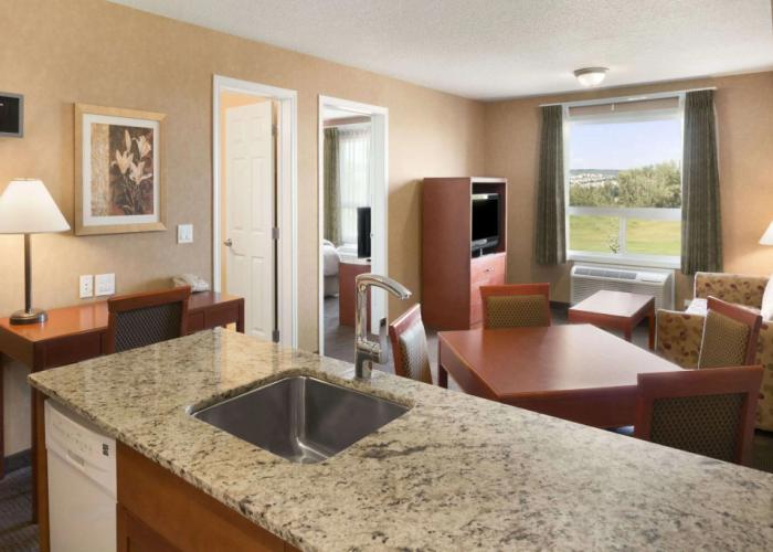 Days Inn & Suites by Wyndham Cochrane