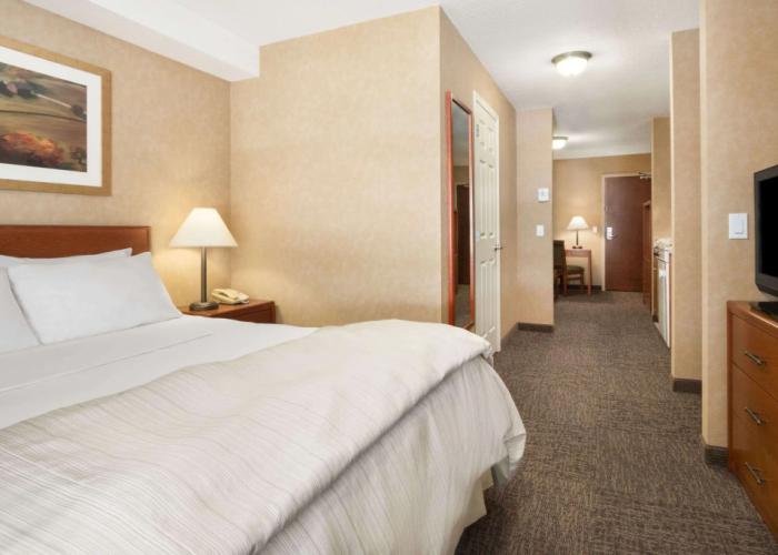 Days Inn & Suites by Wyndham Cochrane