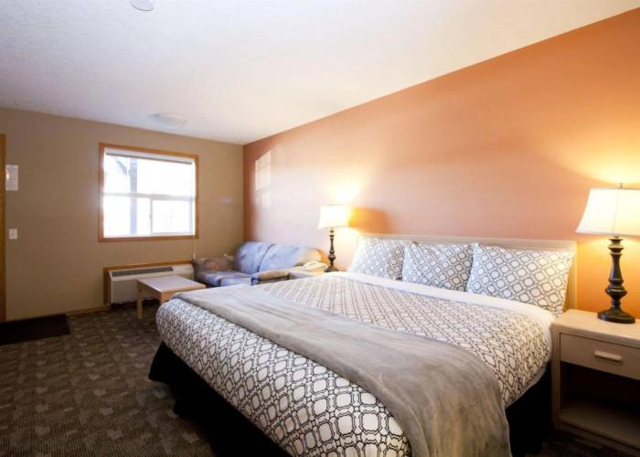 Bow River Inn