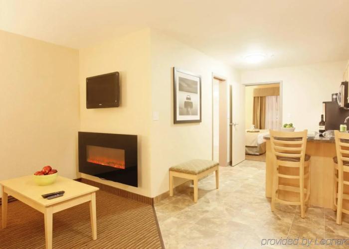 Vegreville Suites