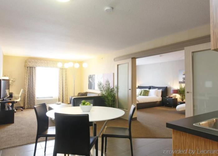 Vegreville Suites