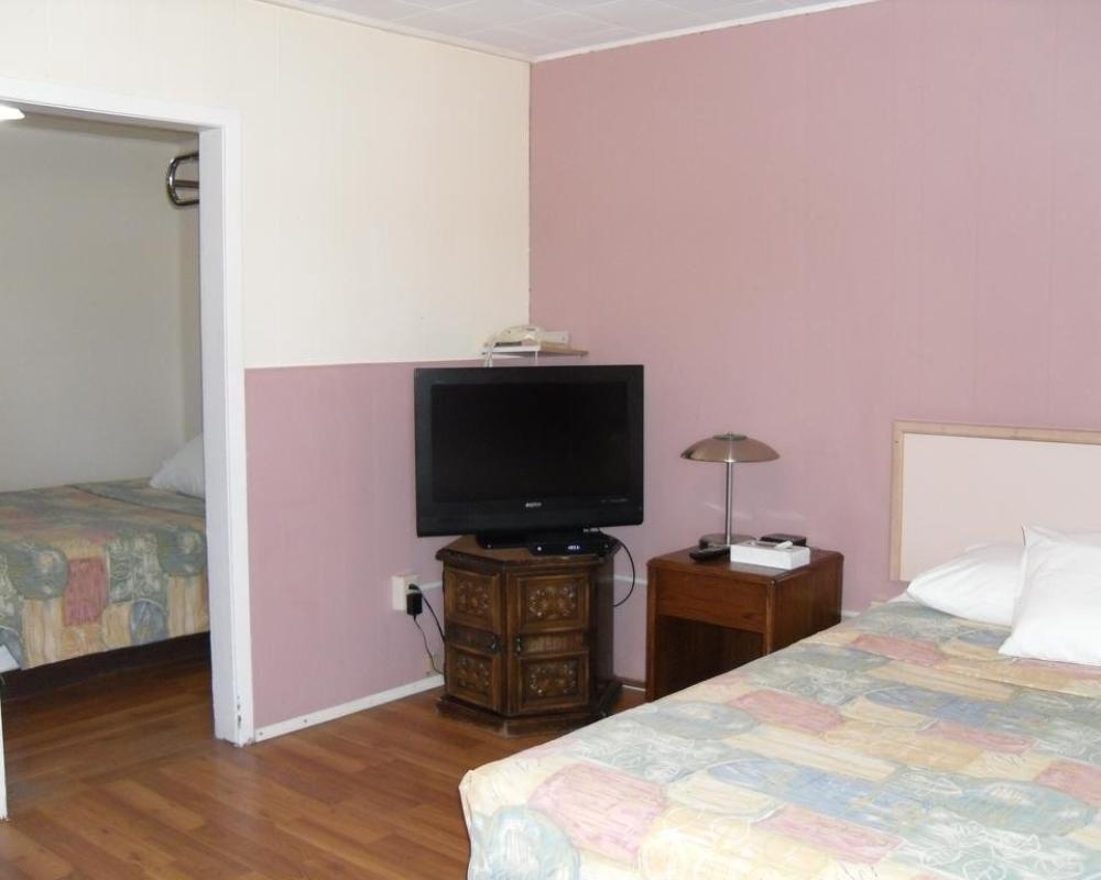 Hotel Bethel - Fort MacLeod, AB