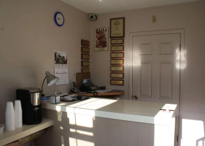 Lamplighter Inn