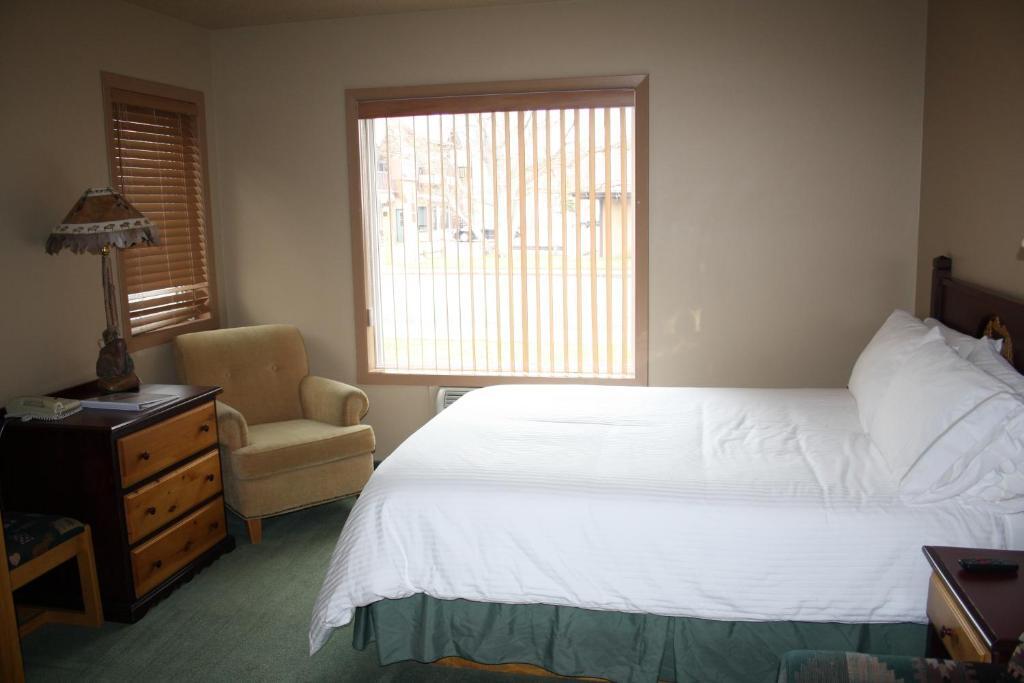 Waterton Lakes Lodge Resort