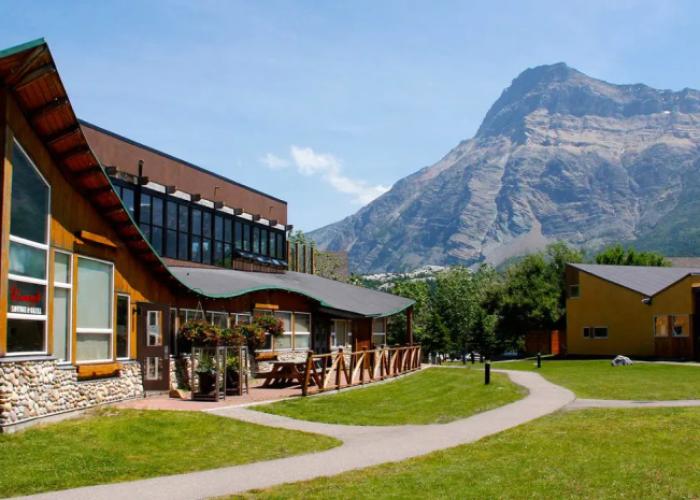 Waterton Lakes Lodge Resort
