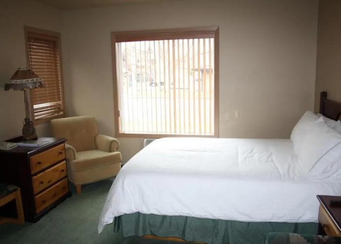 Waterton Lakes Lodge Resort