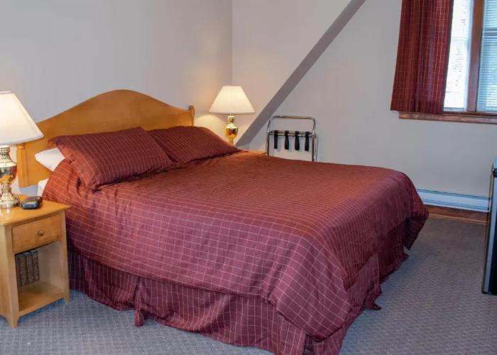 Crandell Mountain Lodge