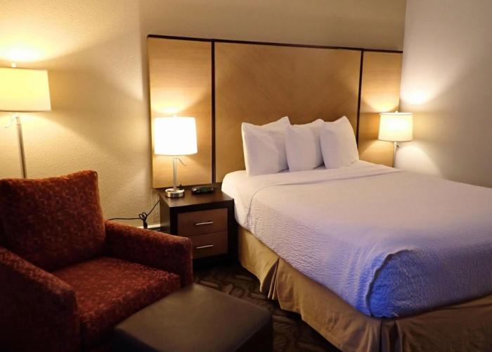 Days Inn by Wyndham Airdrie