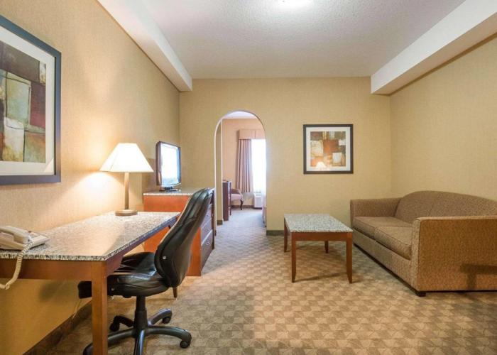 Comfort Inn & Suites