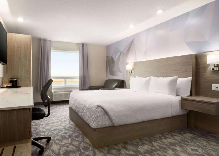 Days Inn by Wyndham Calgary North Balzac