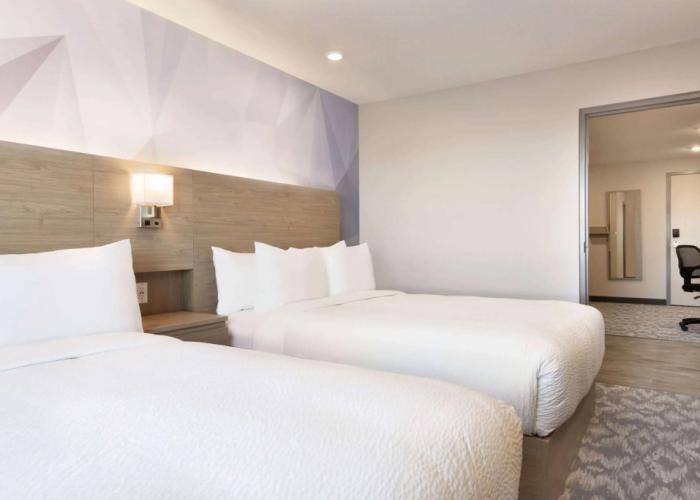 Days Inn by Wyndham Calgary North Balzac