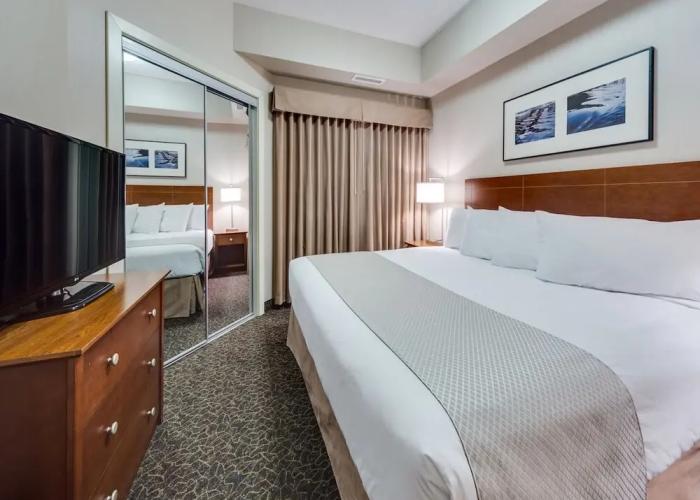 Heritage Inn & Suites