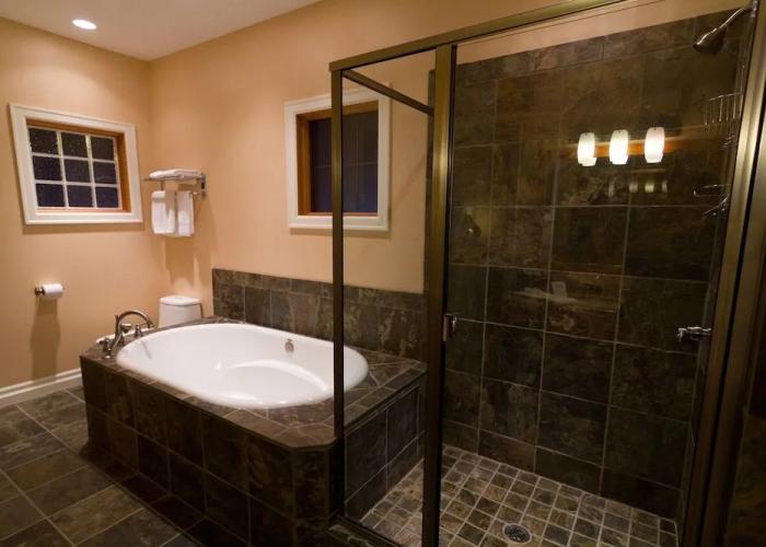 Halcyon Hot Springs Resort