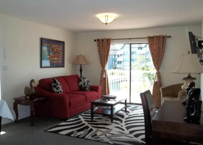 The Bayshore Waterfront Inn