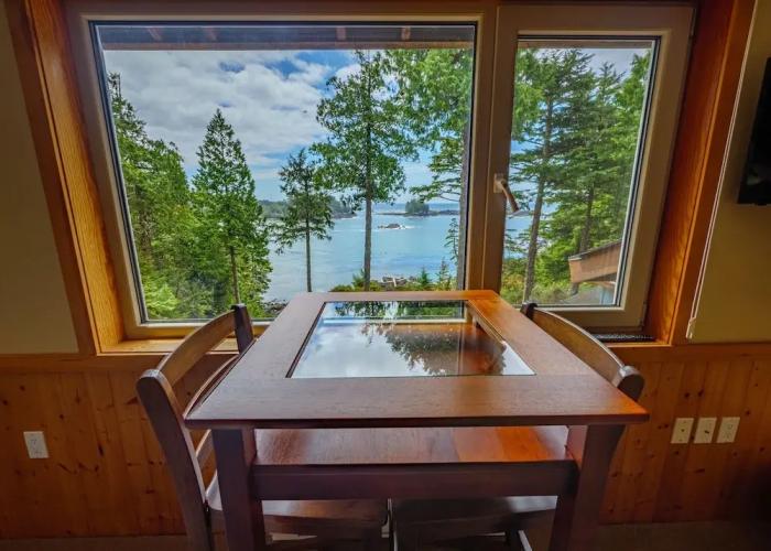 A Snug Harbour Inn