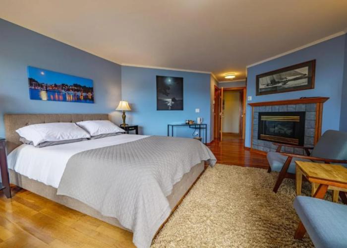 A Snug Harbour Inn