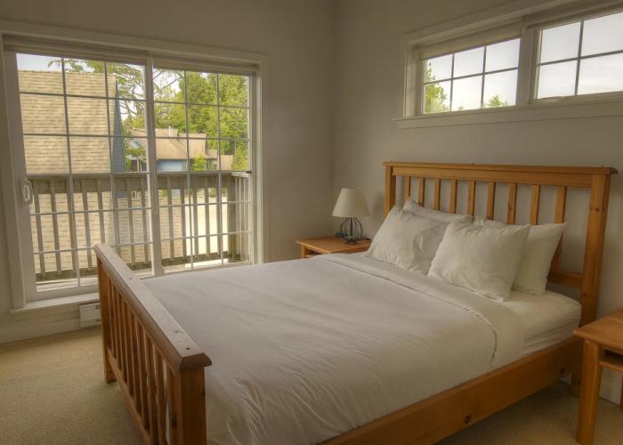 Waters Edge Shoreside Suites