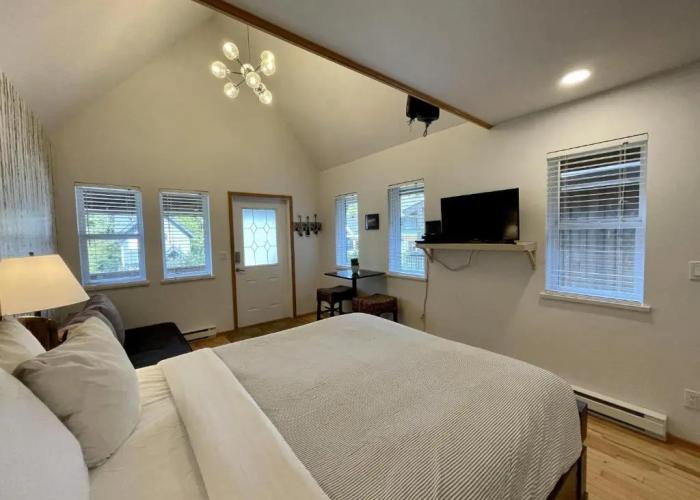 West Coast Cabin