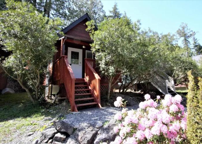 West Coast Cabin