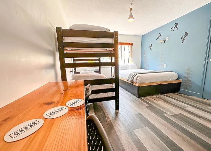 Crash Hotel Squamish