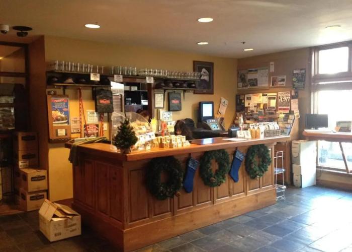 Howe Sound Inn
