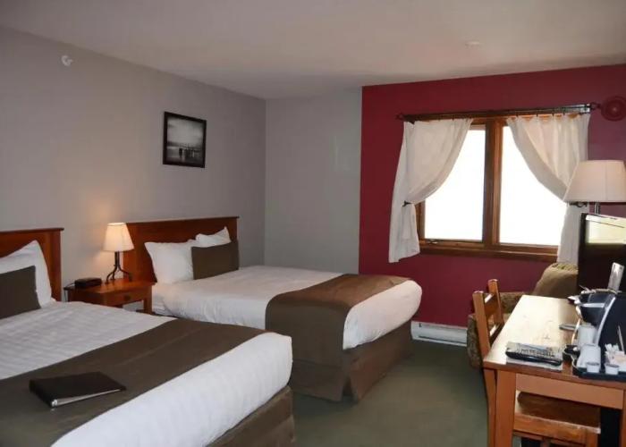 Howe Sound Inn