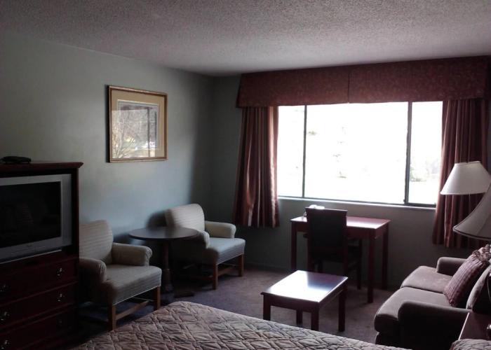 August Jack Motor Inn