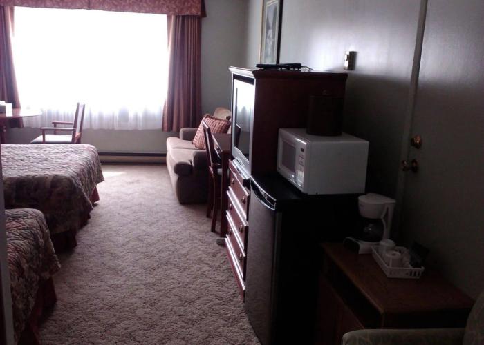 August Jack Motor Inn