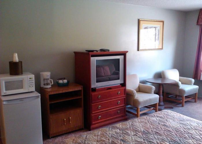 August Jack Motor Inn