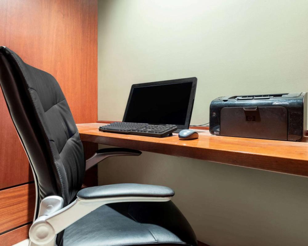 фото Ramada by Wyndham Northern Grand Hotel & Conference Centre