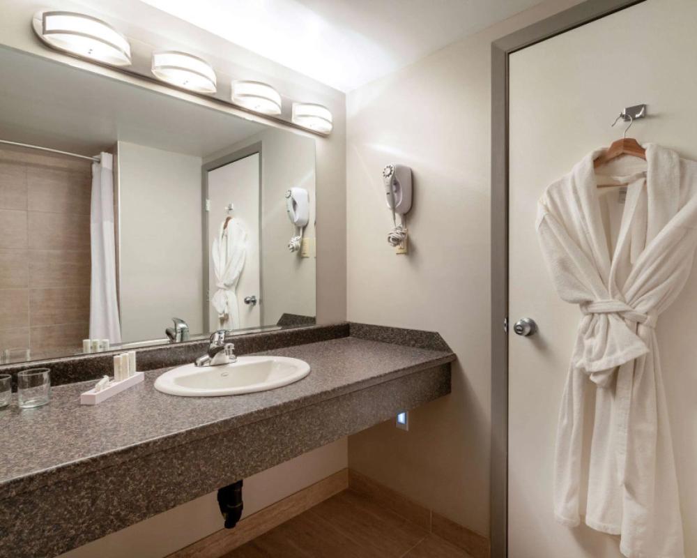 фото Ramada by Wyndham Northern Grand Hotel & Conference Centre