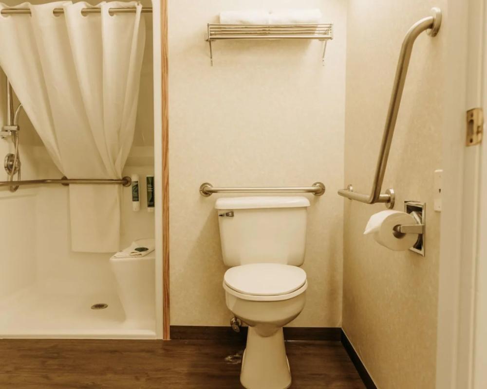 фото Coast Fort St. John Hotel