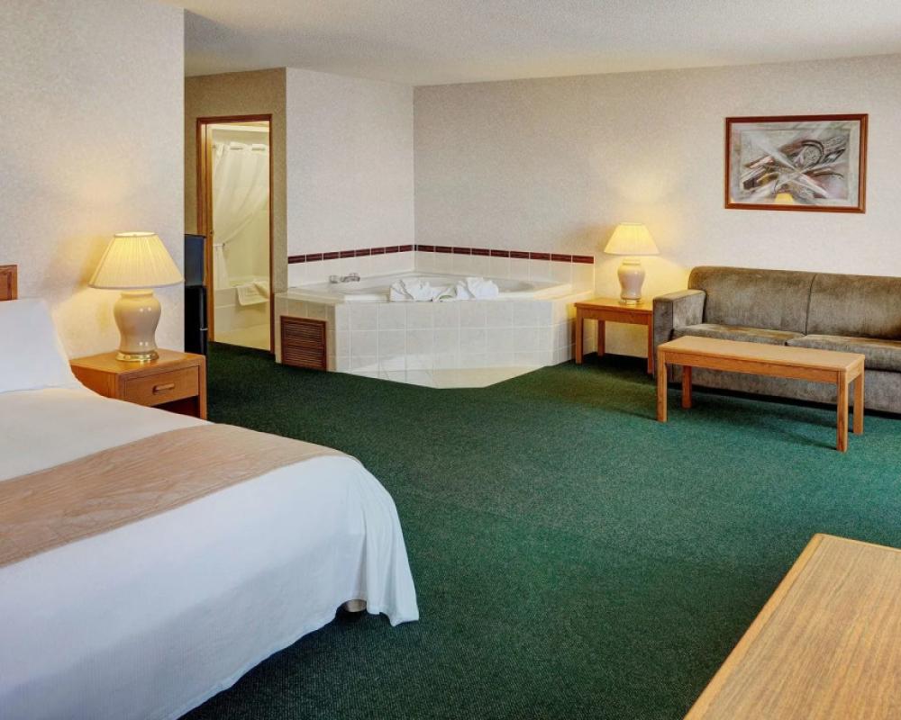 фото Coast Fort St. John Hotel