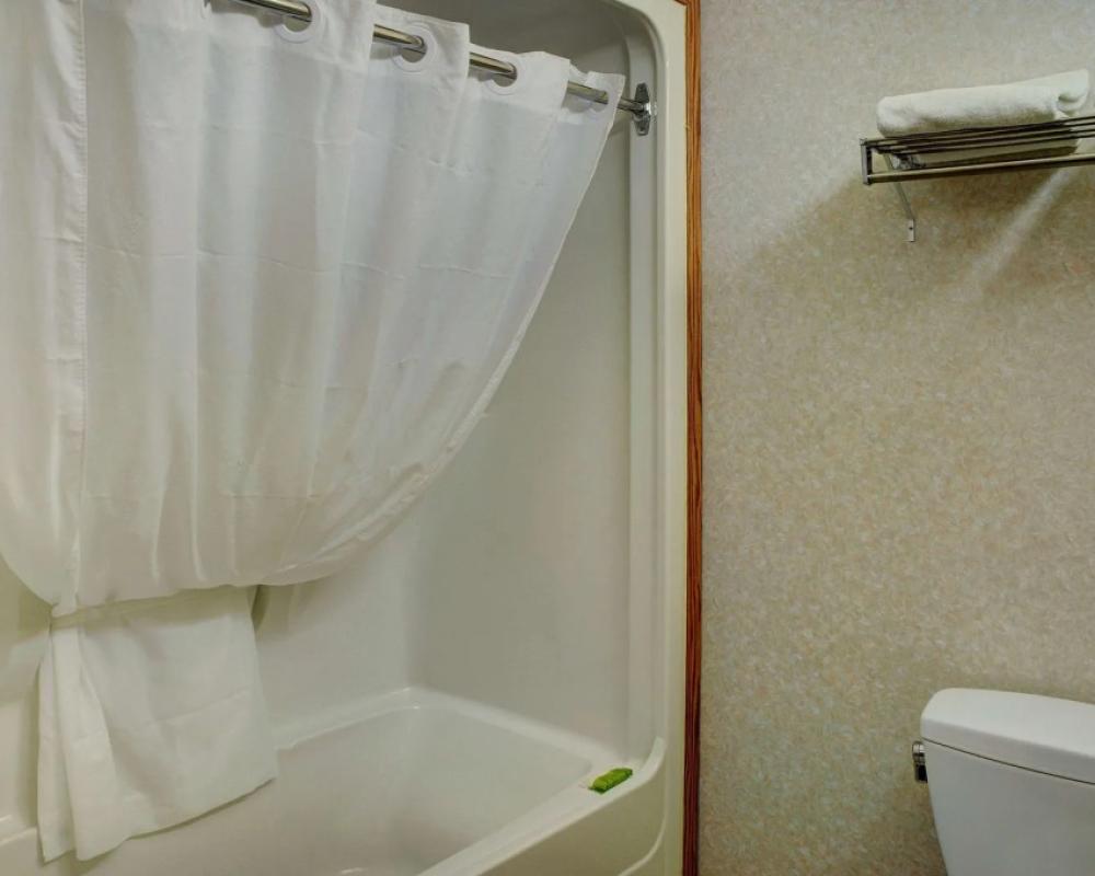 фото Coast Fort St. John Hotel