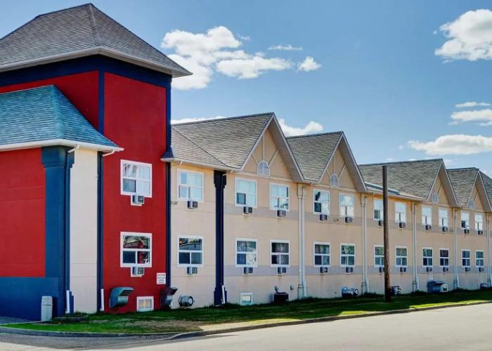 Coast Fort St. John Hotel