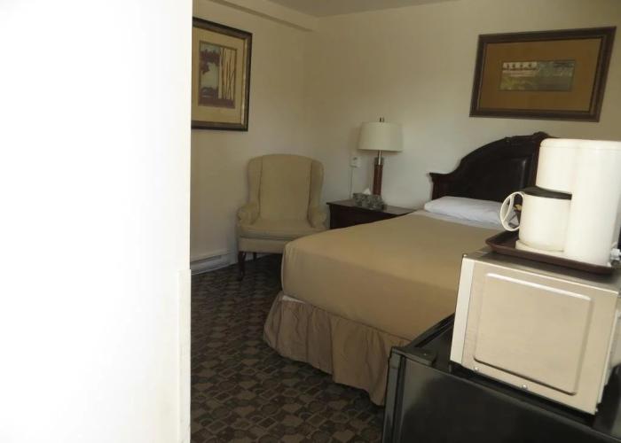 Hi-Way Motel