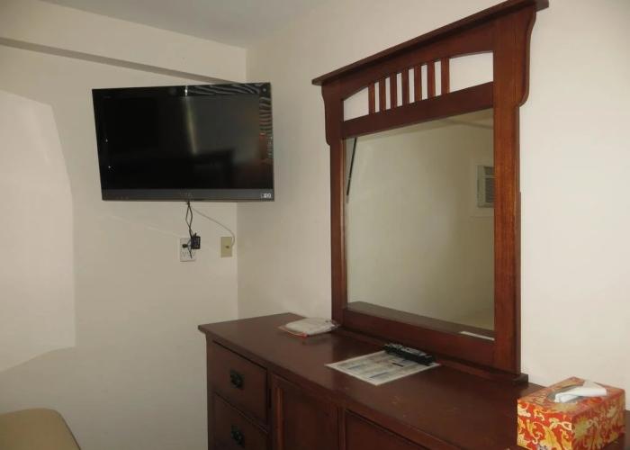 Hi-Way Motel